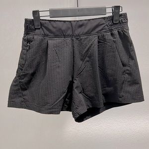 Athletic run shorts